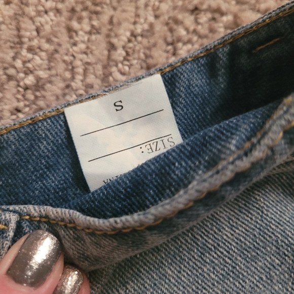 Women's Size small distressed Jean Shorts - Picture 4 of 5